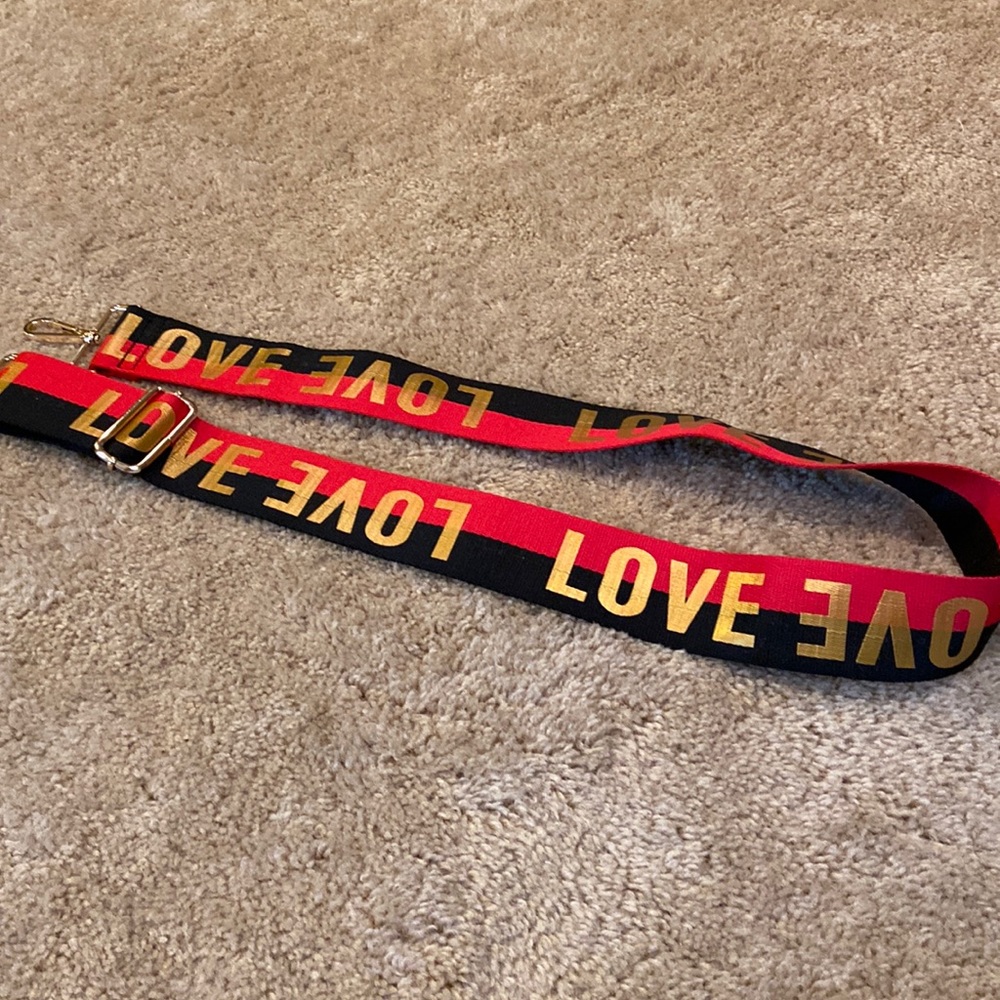 Pocketbook strap adjustable